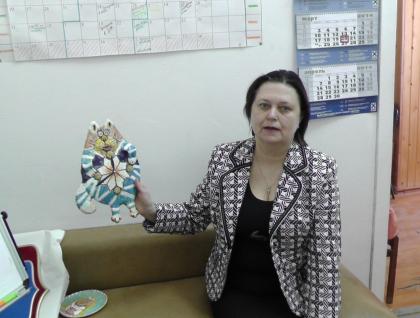 Вручение сертификата об окончании гончарных курсов